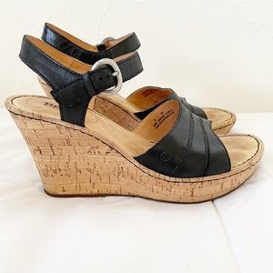 Born Women’s Black Wedge Sandals Size 8